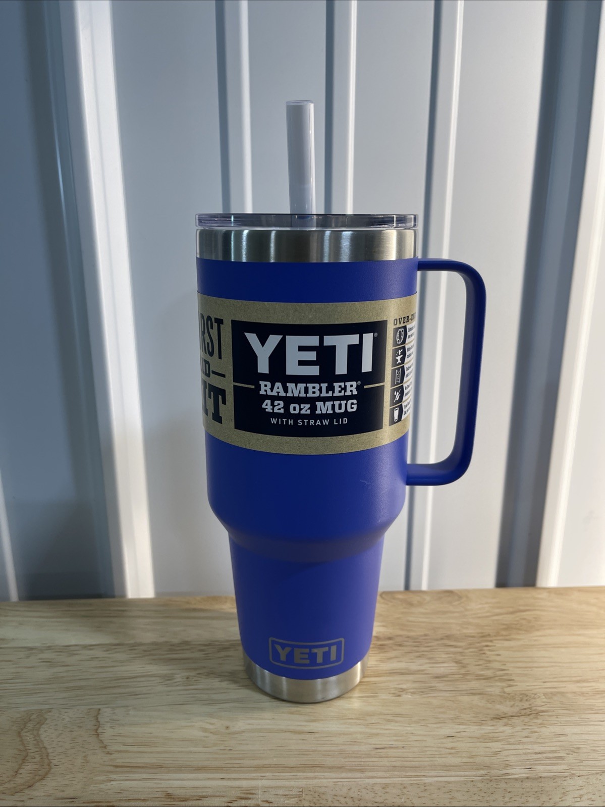YETI 42 oz Rambler Travel Mug Ultramarine Violet Limited Ed Straw Handle Rambler