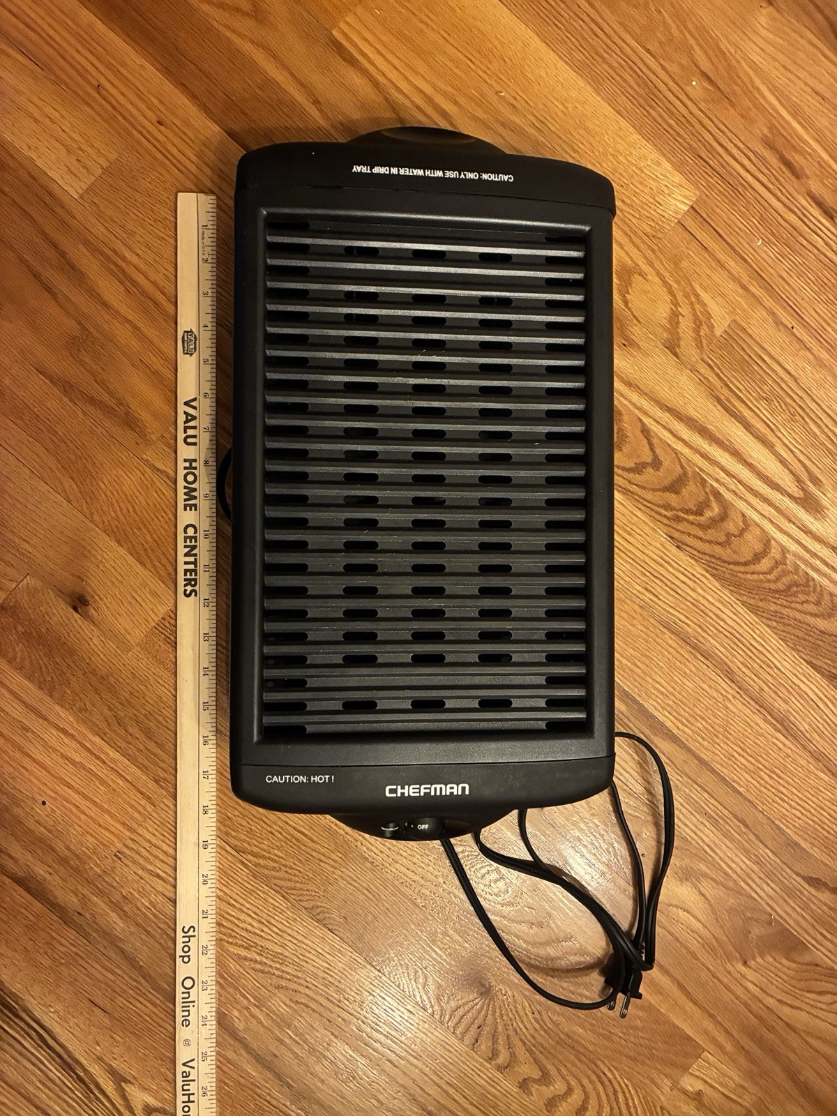 Chefman Smokeless Indoor Electric Grill Pyramid Shaped Grates Drip Tray KYS-868A