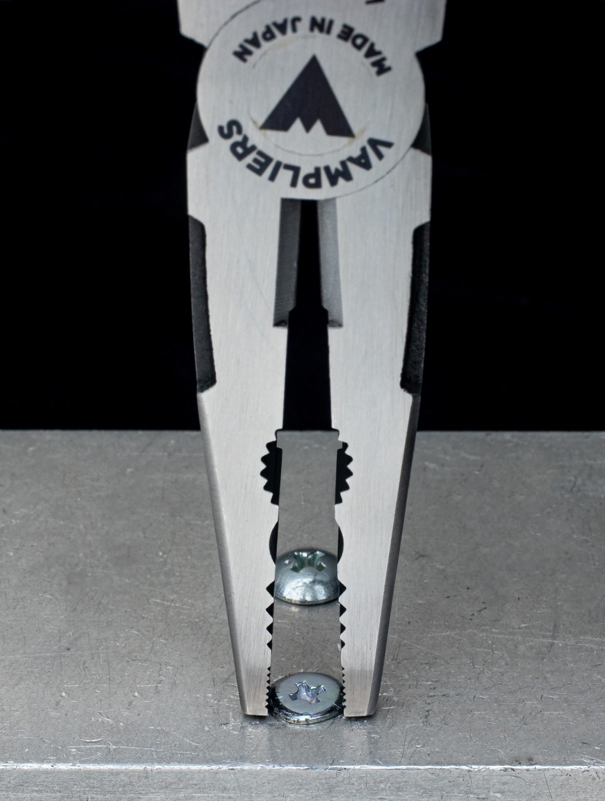 VAMPLIERS CAIMAN 7.5″ Screw Extractor Long Nose Pliers W/ Crimper + Wire Cutter