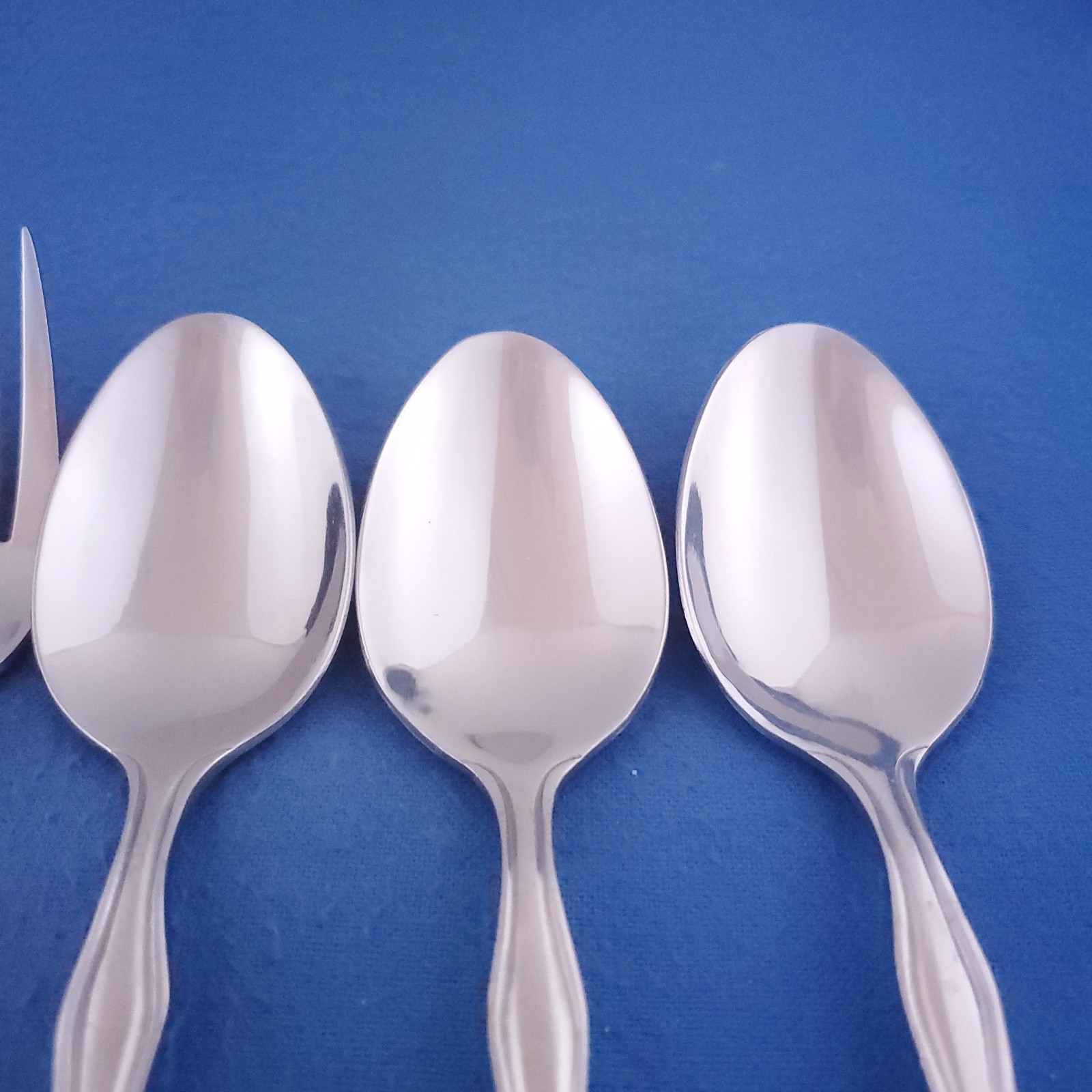 Hampton Unknown Pattern (4) Dinner Forks, (4) Salad Forks & (3) Soup Spoons