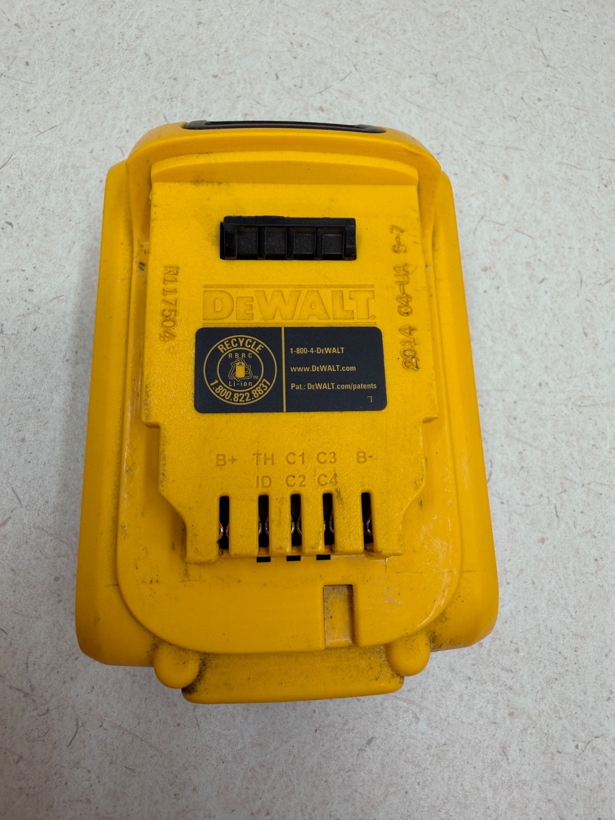 Dewalt Impact Wrench DCF889 W/Battery DCB204 & Charger DCB101