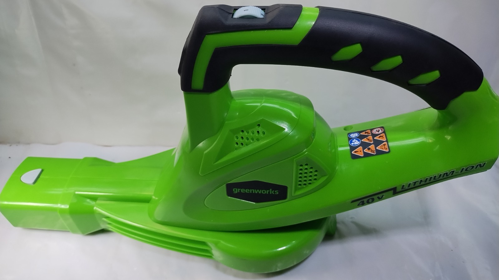 GreenWorks G-MAX Variable Speed Cordless Blower 150 MPH, 40V 2Ah Batt + Charger.