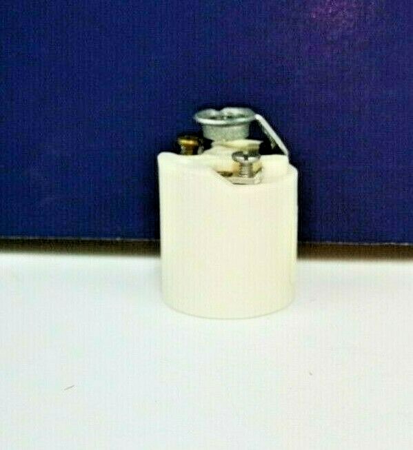 2-PK LEVITON White Medium Base PORCELAIN LAMPHOLDER 660W 250V NEW 3152-8