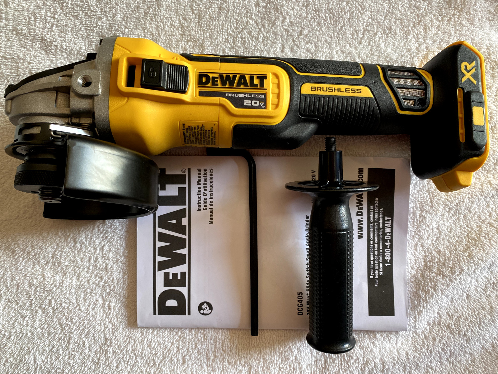 New Dewalt DCG405B 20V 20 Volt Max XR 4-1/2″ Angle Grinder W/ Kickback Brake