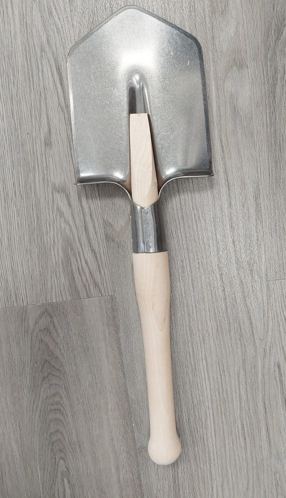 100% Titanium Lightweight Large Shovel Durable Sharp Edges Solid Wood 10″ Handle