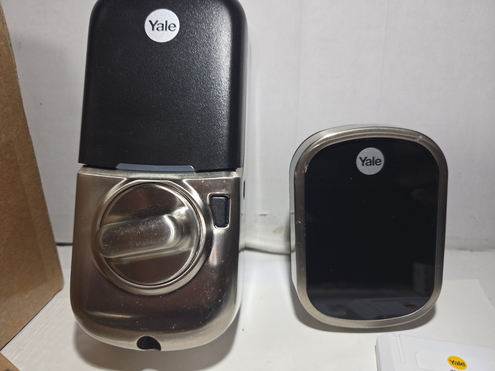 Yale Assure Lock SL YRD256 Satin Nickel bluetooth Keyless Smart Lock Excellent