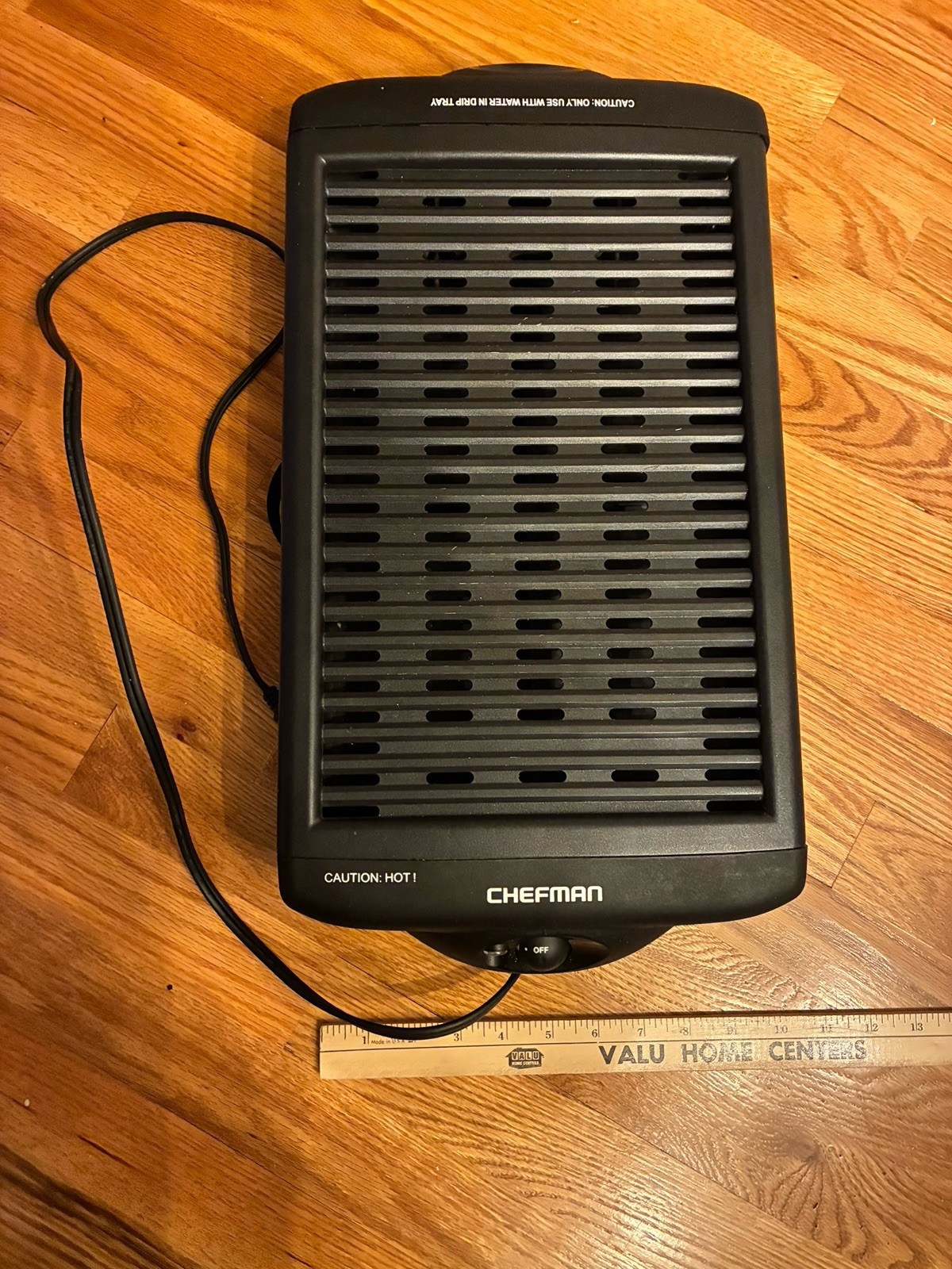 Chefman Smokeless Indoor Electric Grill Pyramid Shaped Grates Drip Tray KYS-868A