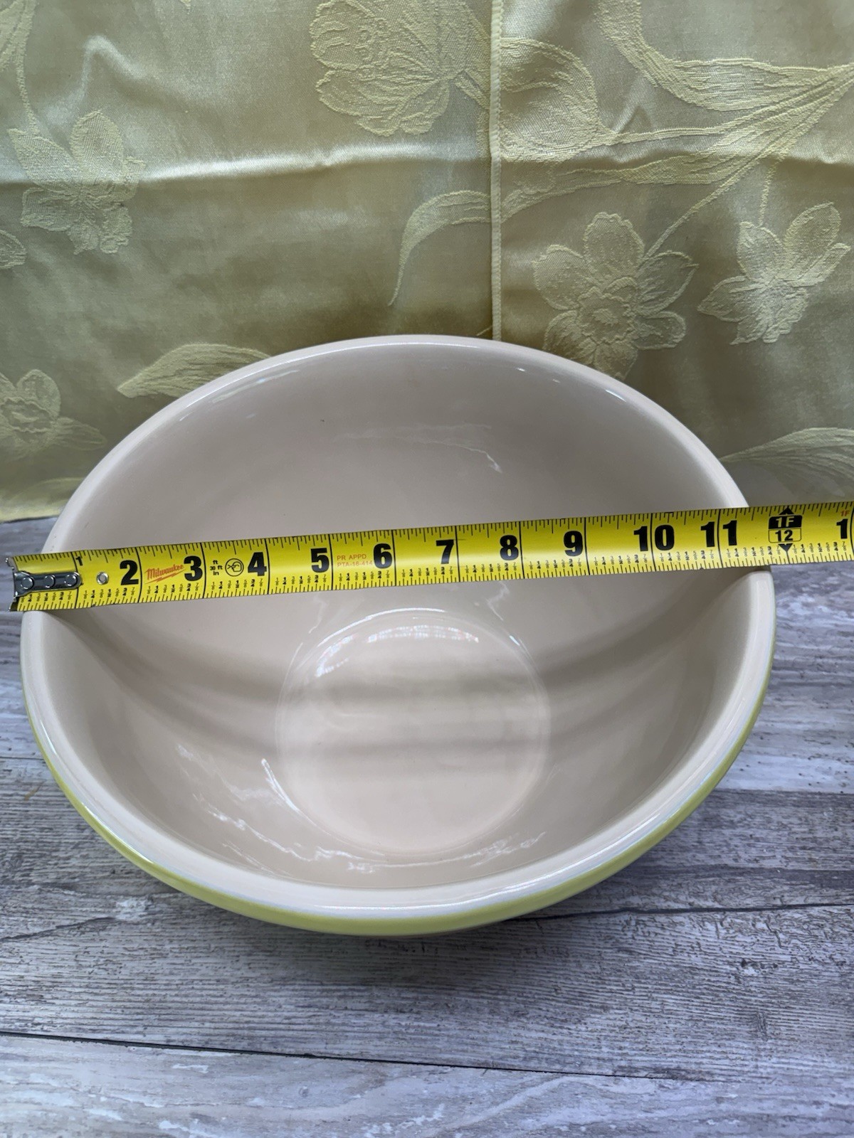 Le Creuset XL Mixing Bowl 4.4L 4.6 Qt Yellow Soleil Gradient RETIRED 12” CLEAN