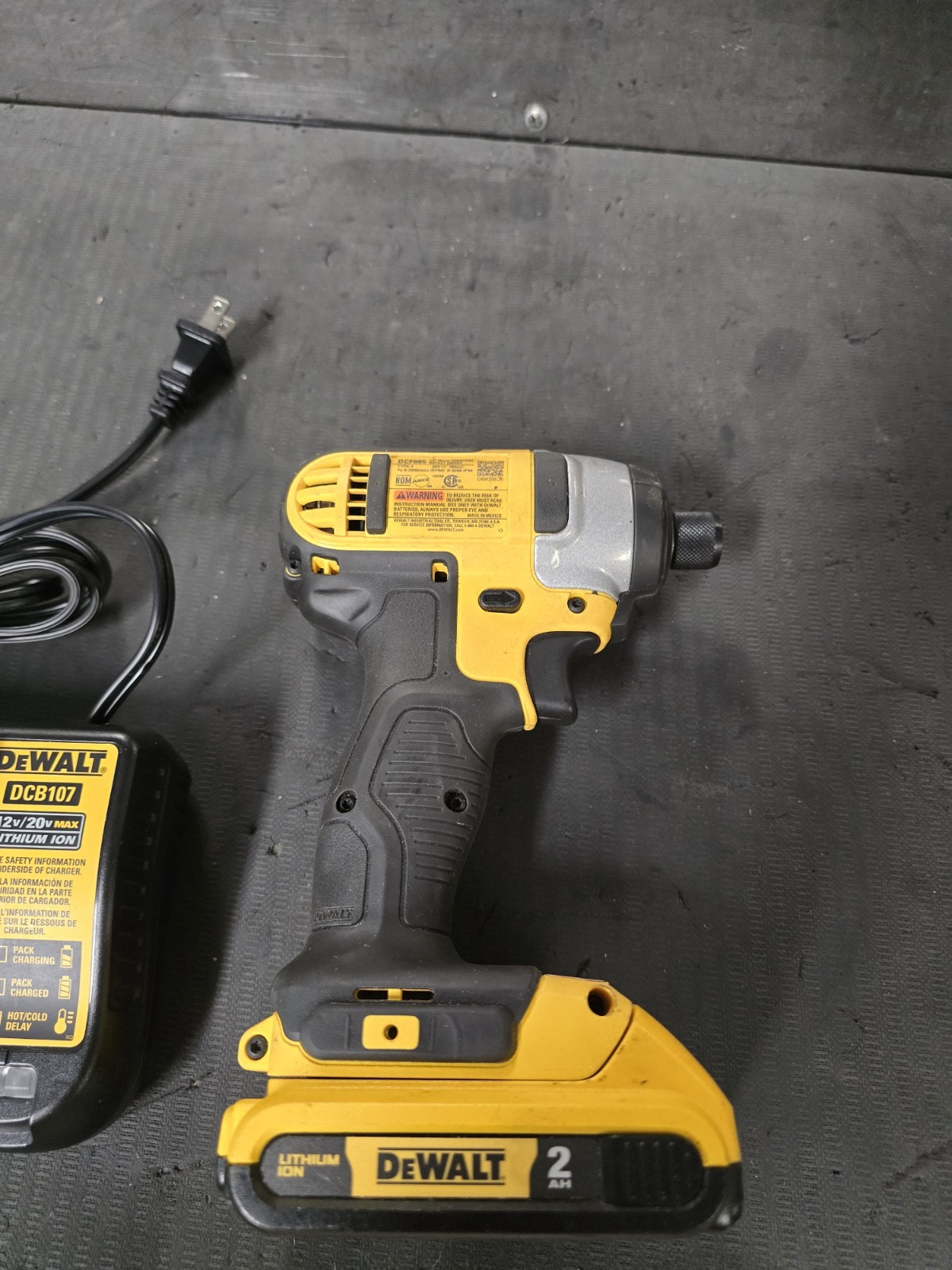 Dewalt DCF885 20V Cordless 1/4″ Impact Driver 20 Volt MAX Lithium Ion W Battery