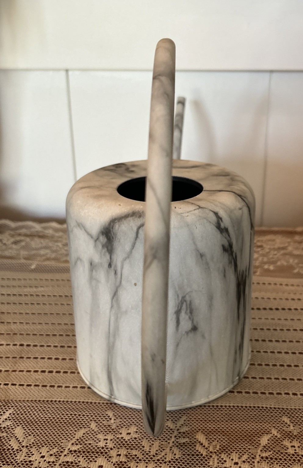 MARBLE-PATTERNED METAL WATERING CAN LONG SLENDER SPOUT FOR PRECISE POURING
