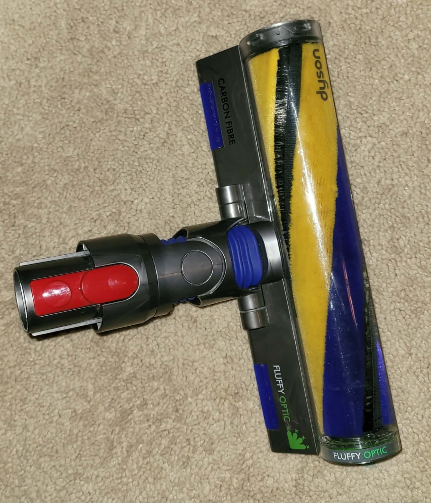 Dyson V15 Detect Cordless Vacuum, Illumination Reveals dust