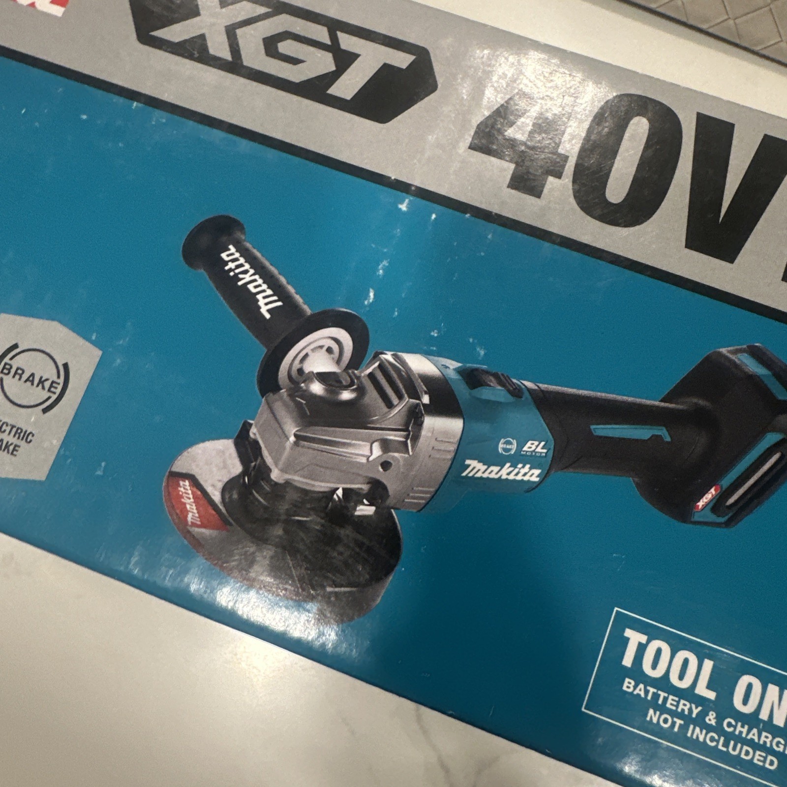 MAKITA GAG01Z XGT 40 MAX 4-1/2/”5″ Cordless Angle Grinder Tool Only NEW IN BOX