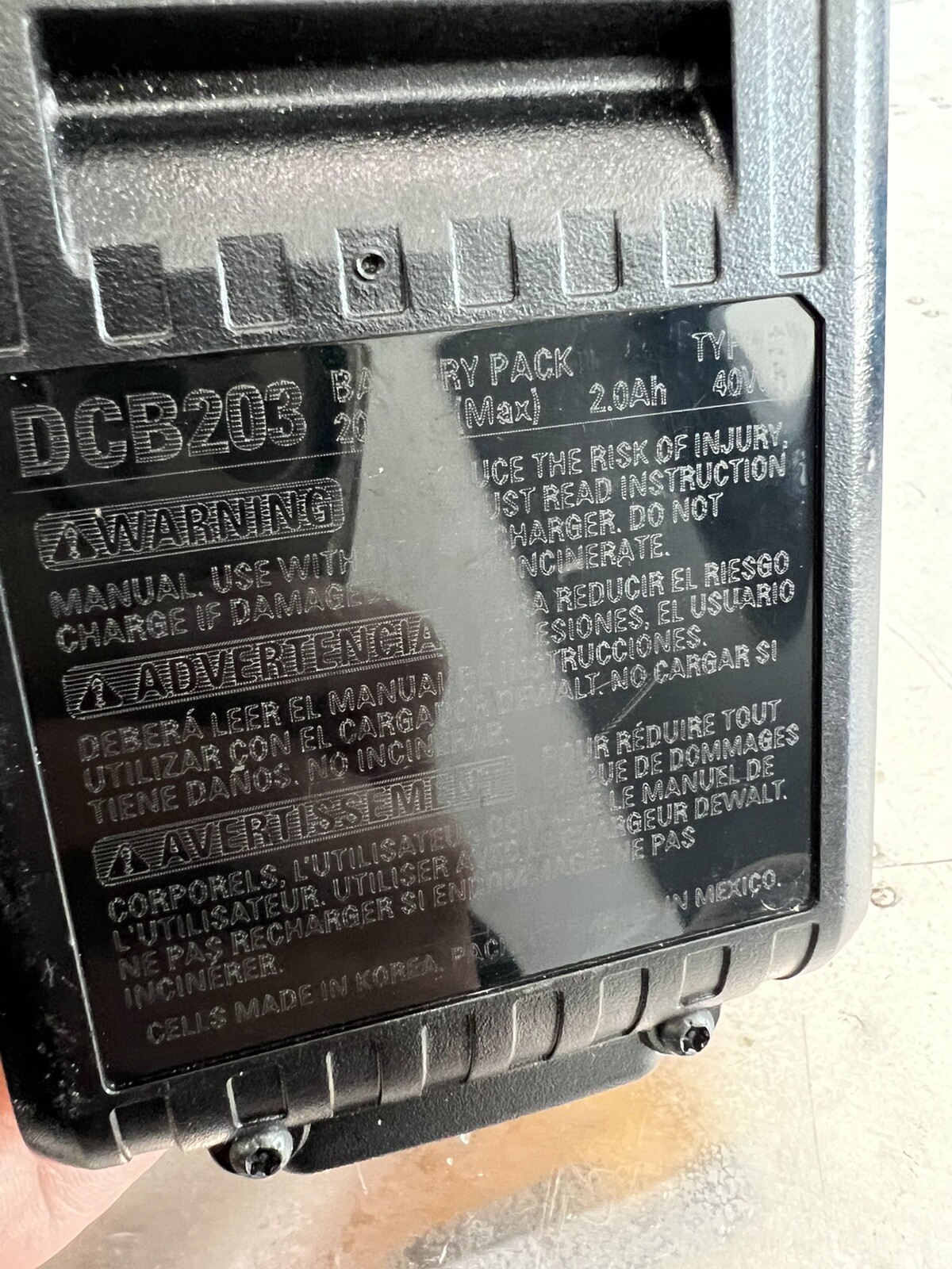 DEWALT DCB203 20V Max 2Ah Lithium Ion Battery b