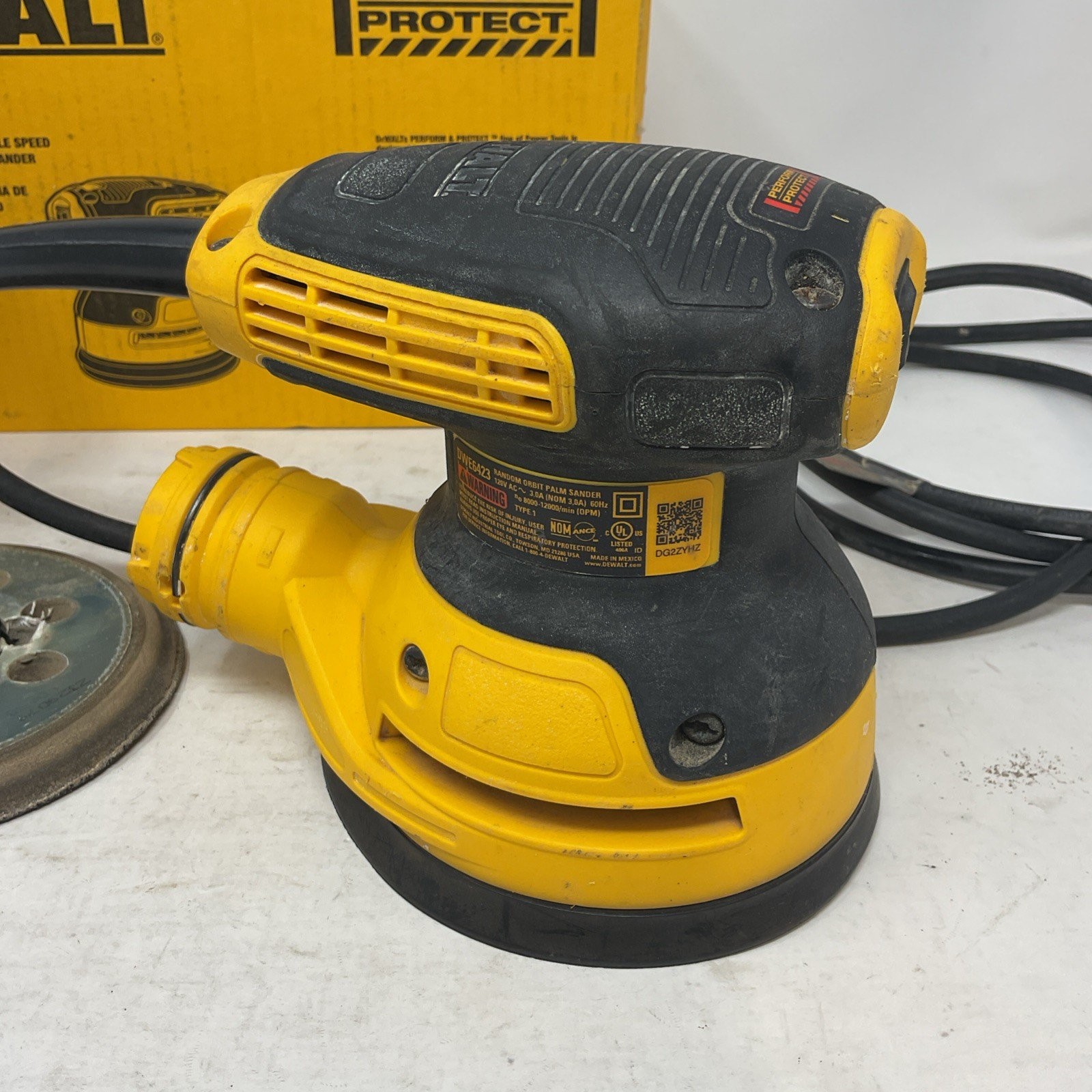 Dewalt 3 Amp Corded 5 in. Variable Speed Hook & Loop Random Orbital Sander