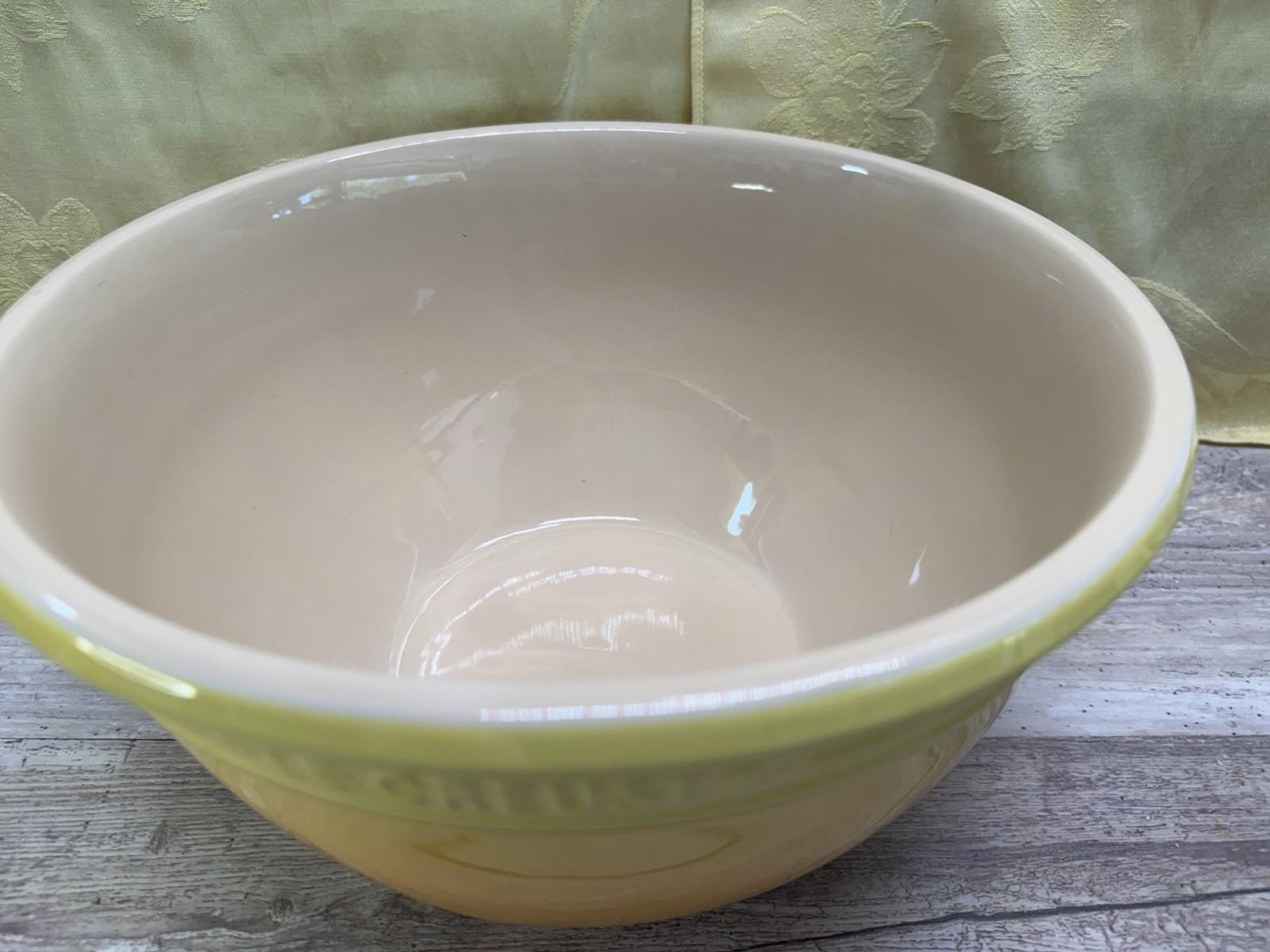 Le Creuset XL Mixing Bowl 4.4L 4.6 Qt Yellow Soleil Gradient RETIRED 12” CLEAN