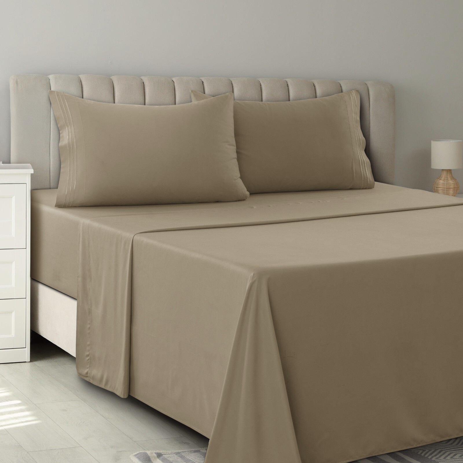 4 Piece Premium Bed Sheet Set Hotel Luxury Ultra Soft Deep Pocket Sheets Set