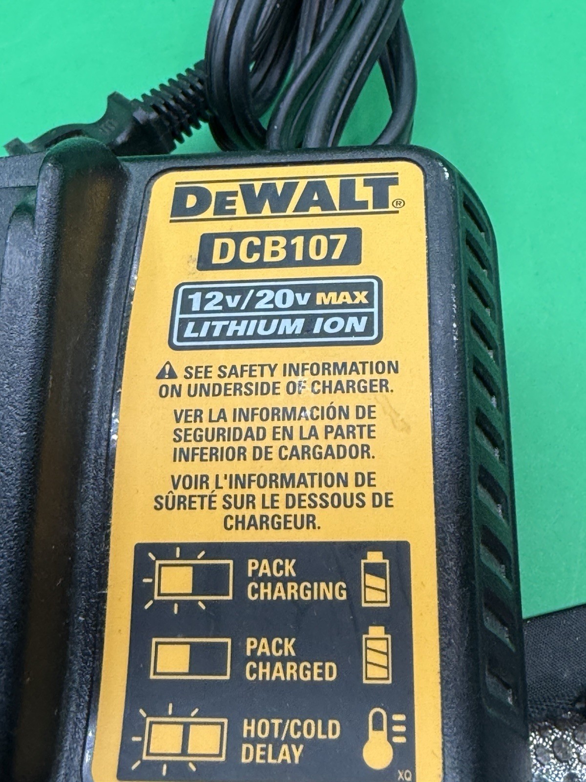 Genuine Dewalt DCB107 12V-20V Li-Ion Battery Charger DCB101 DCB105 DCB107 Tested