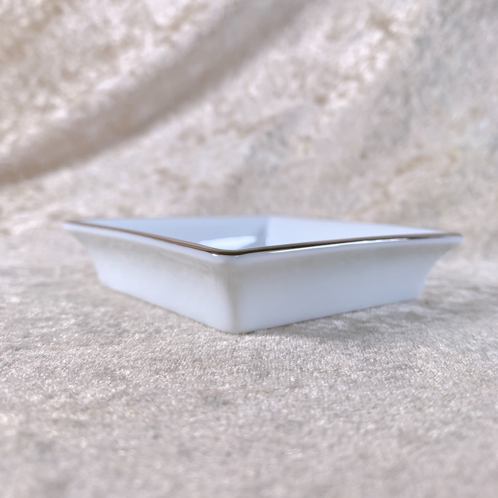 Cartier Porcelain Mini Change Tray Ashtray Platinum Painted Rim 8 x 8cm w/ Box