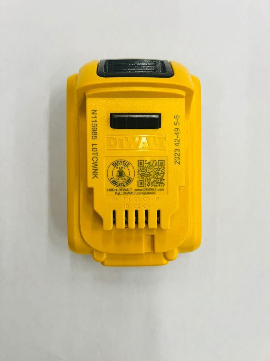 **New**DeWALT DCB203 20V Max 2.0Ah Compact Lithium Ion Battery Geniuen