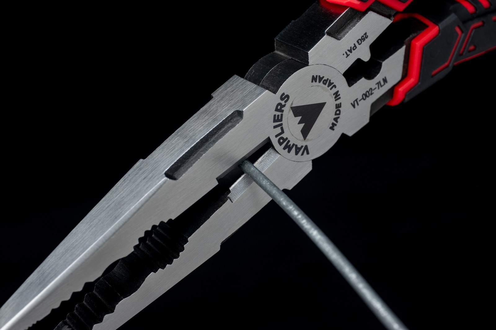 VAMPLIERS CAIMAN 7.5″ Screw Extractor Long Nose Pliers W/ Crimper + Wire Cutter