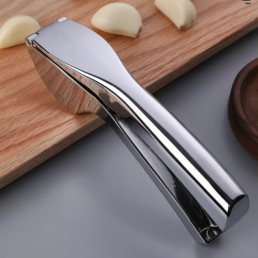 Premium Garlic Press Easy to Use and Clean Garlic Crush Large – Olivers Kitchen