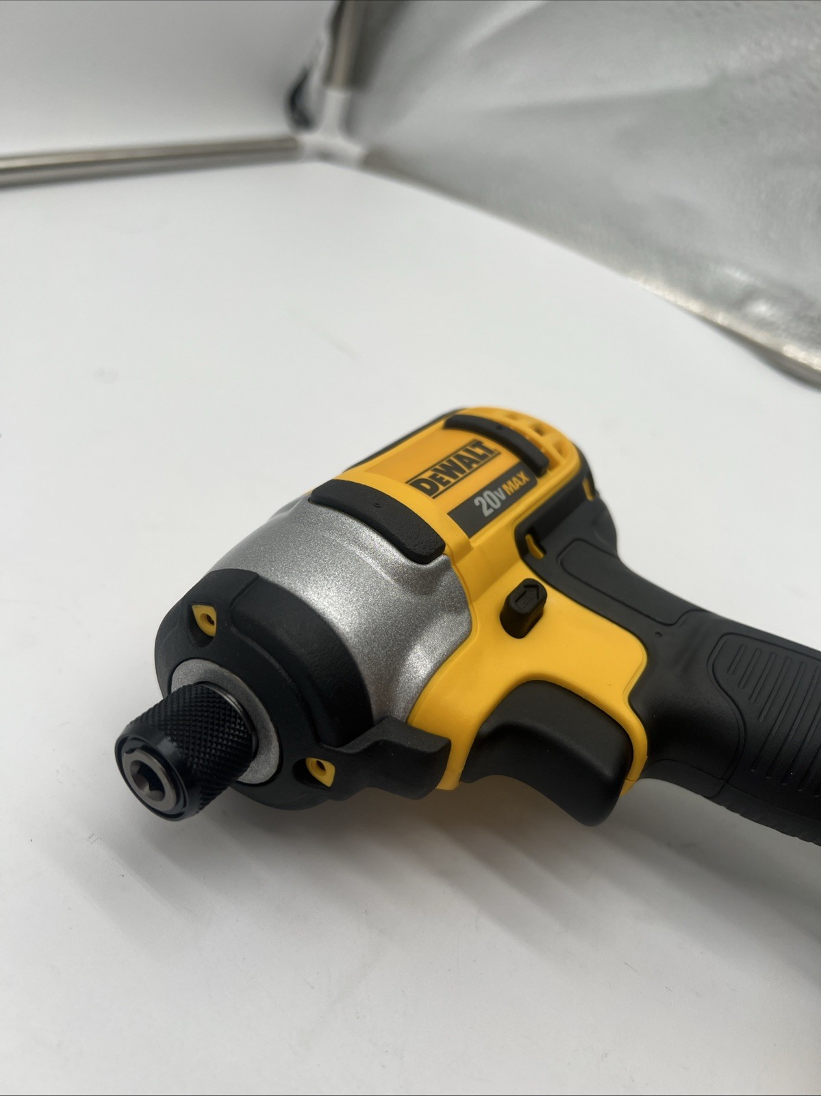 DEWALT DCF885 20V 1/4” Impact Driver w/ 2ah Battery