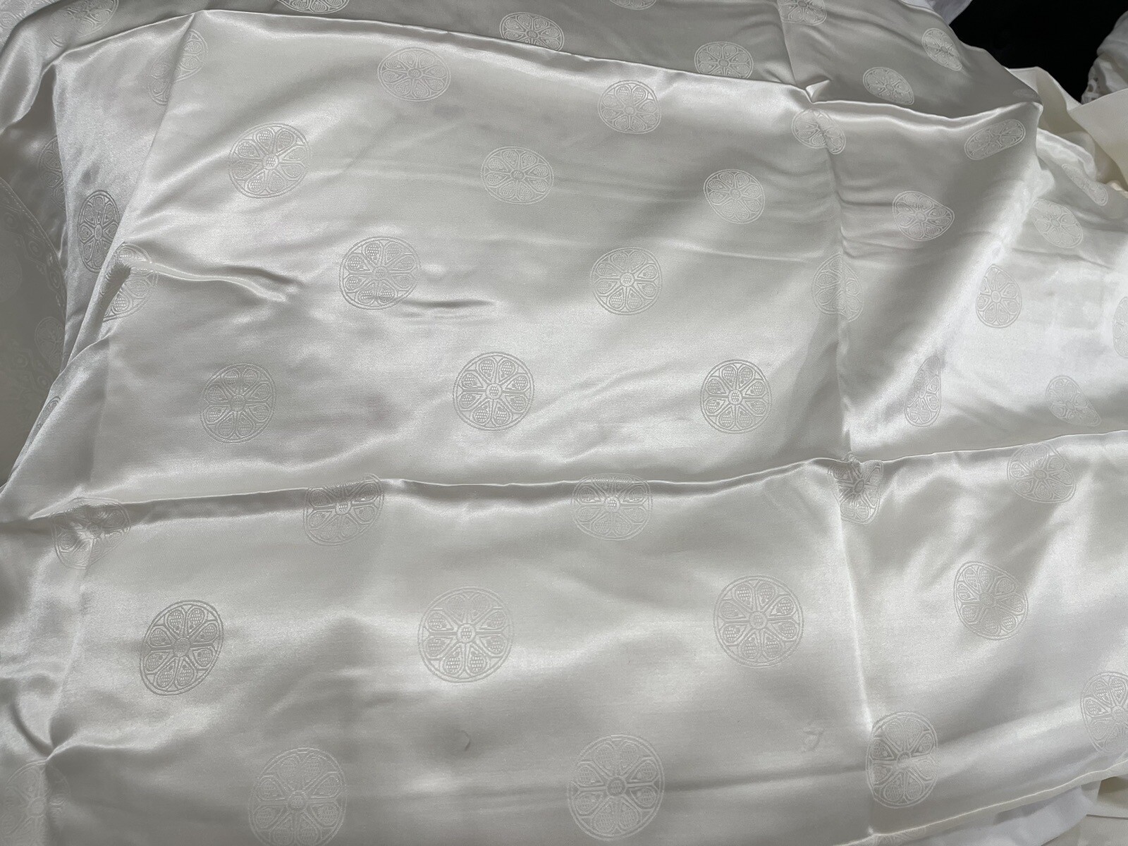 Cuddledown Italy NWT 1pc King Case 100% Silk Medallion Cream ONE PILLOWCASE