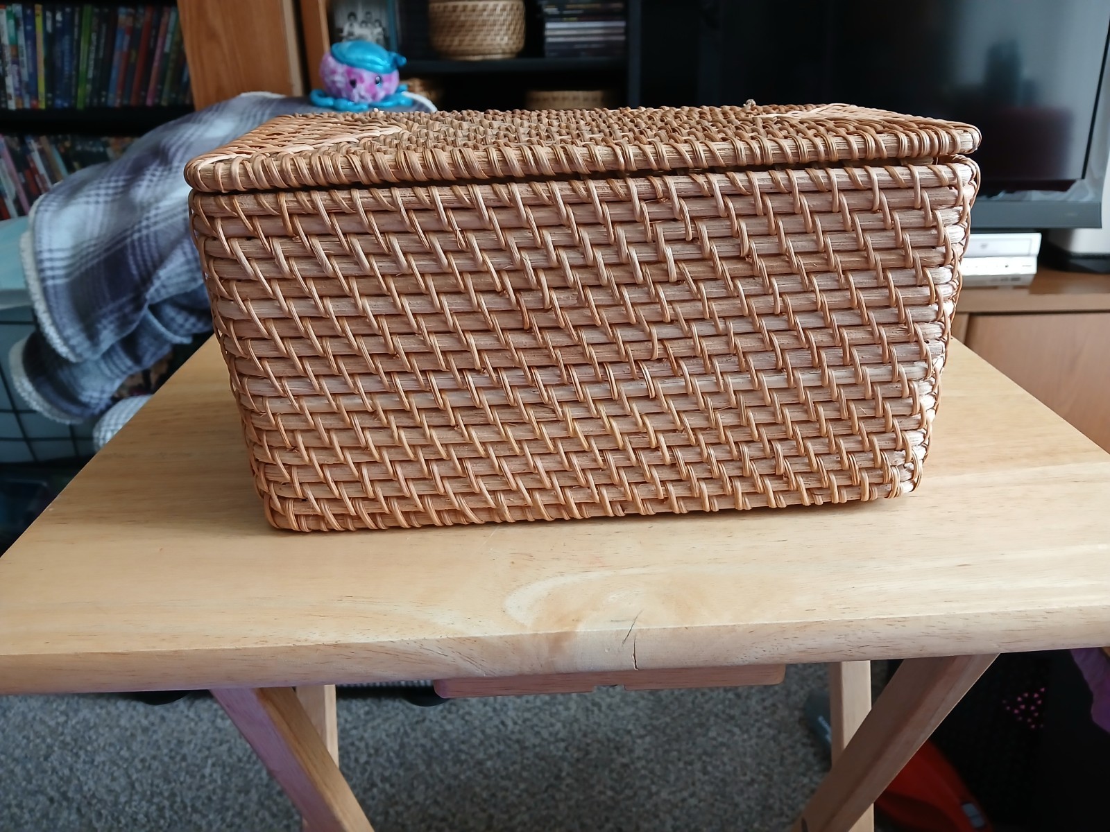 RATTAN 10″ LONG X 5.5″ DEEP X 5.5″ TALL RECTANGULAR STORAGE CONTAINER