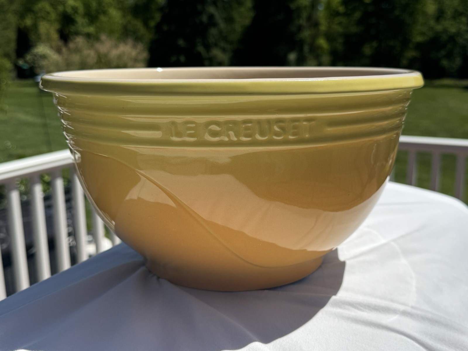 Le Creuset XL Mixing Bowl 4.4L 4.6 Qt Yellow Soleil Gradient RETIRED 12” CLEAN
