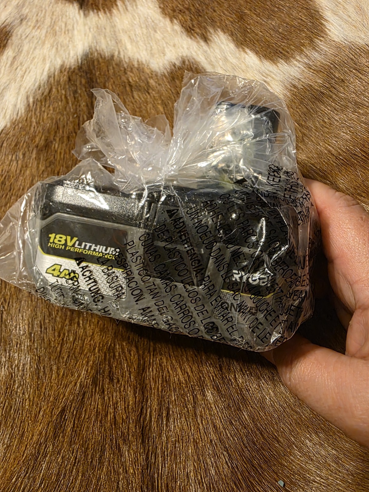 NEW – RYOBI ONE+ 18V 4.0 Ah Lithium-Ion HIGH PERFORMANCE Battery