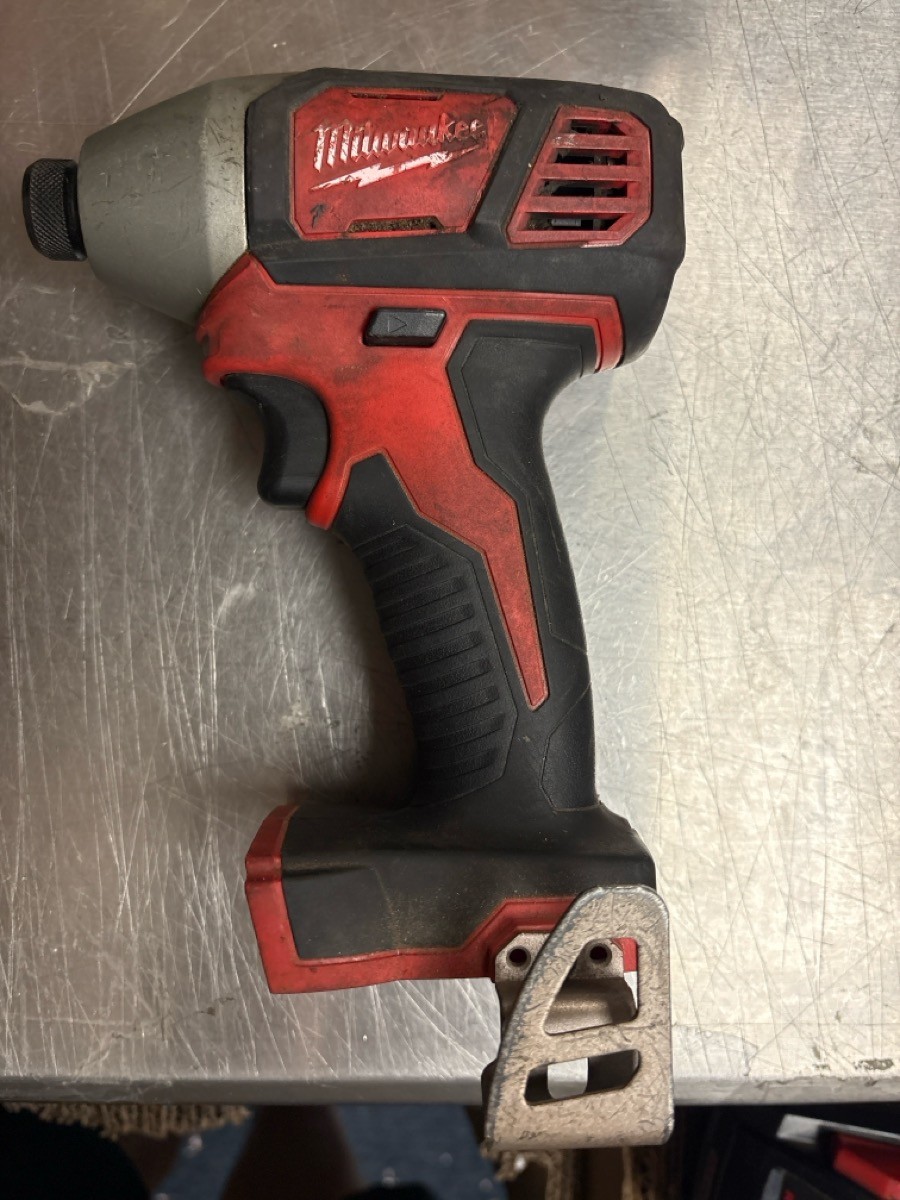 Used MILWAUKEE 2656-20 Cordless IMPACT DRIVER M18 18V Tool Only (QUC027707)