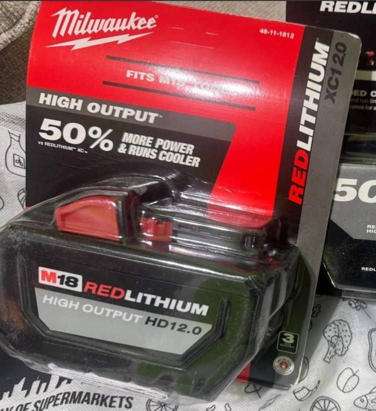 Milwaukee M18 High Output HD12.18V Lithium Ion 12.0Ah Battery (48-11-1812) 1X