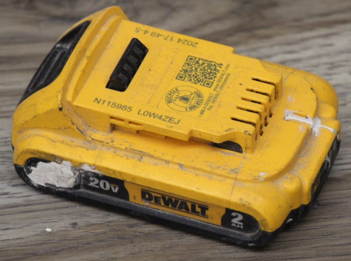DEWALT 20V MAX Lithium-Ion 2.0Ah Battery DCB203