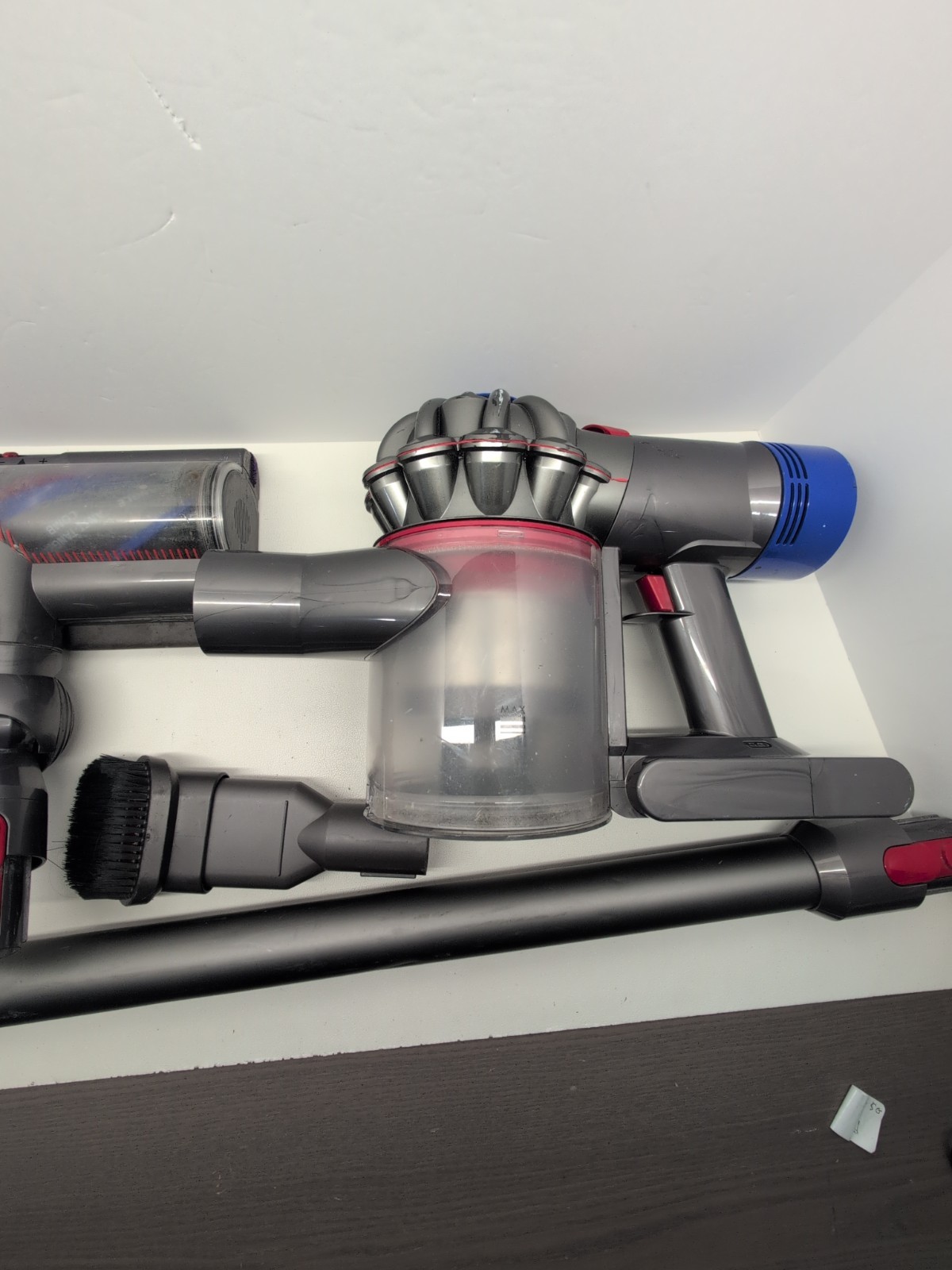 Dyson V8 SV10 Vacuum Cleaner TT9-US-RCJ0644A CHARGER NOT INCLUDED