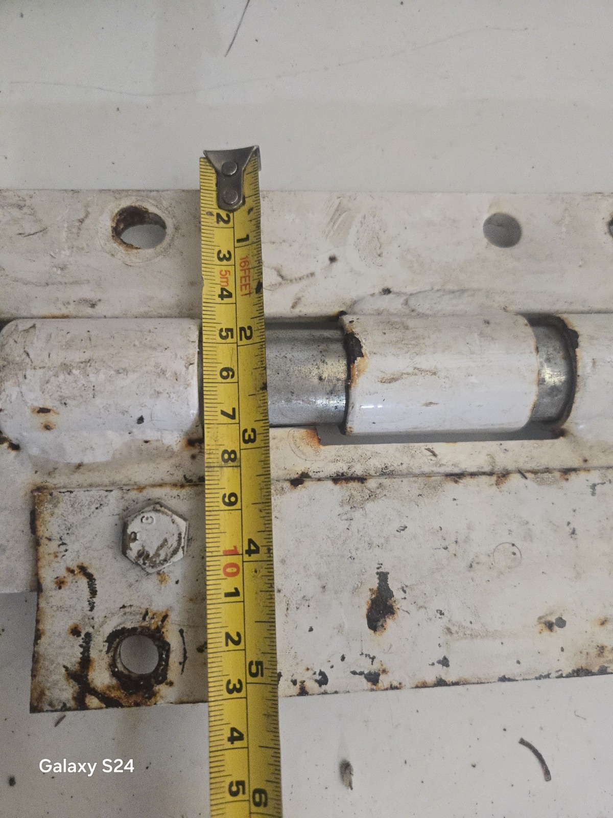 4 in wide 16″ Long Steel Heavy Duty Hinges Knotched To Lock In Place