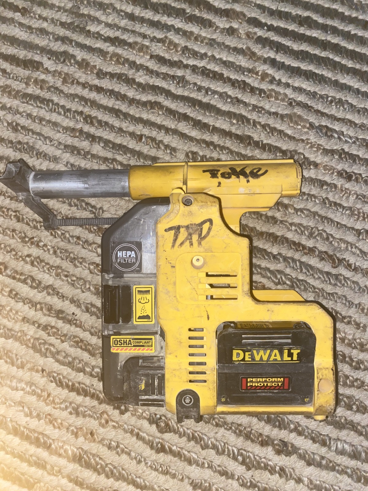 DeWalt DWH303DH – Cordless Dust Extraction System & Hepa Filter Free Shipping