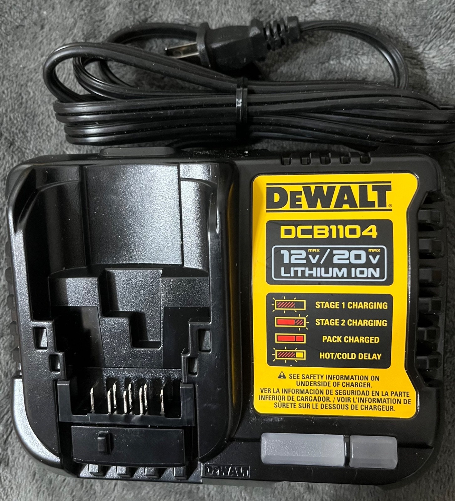 DEWALT NEW DCB203 BATTERY, DCB1104 CHARGER, 25′ DEWALT LED TAPE, FREE DEWALT BAG