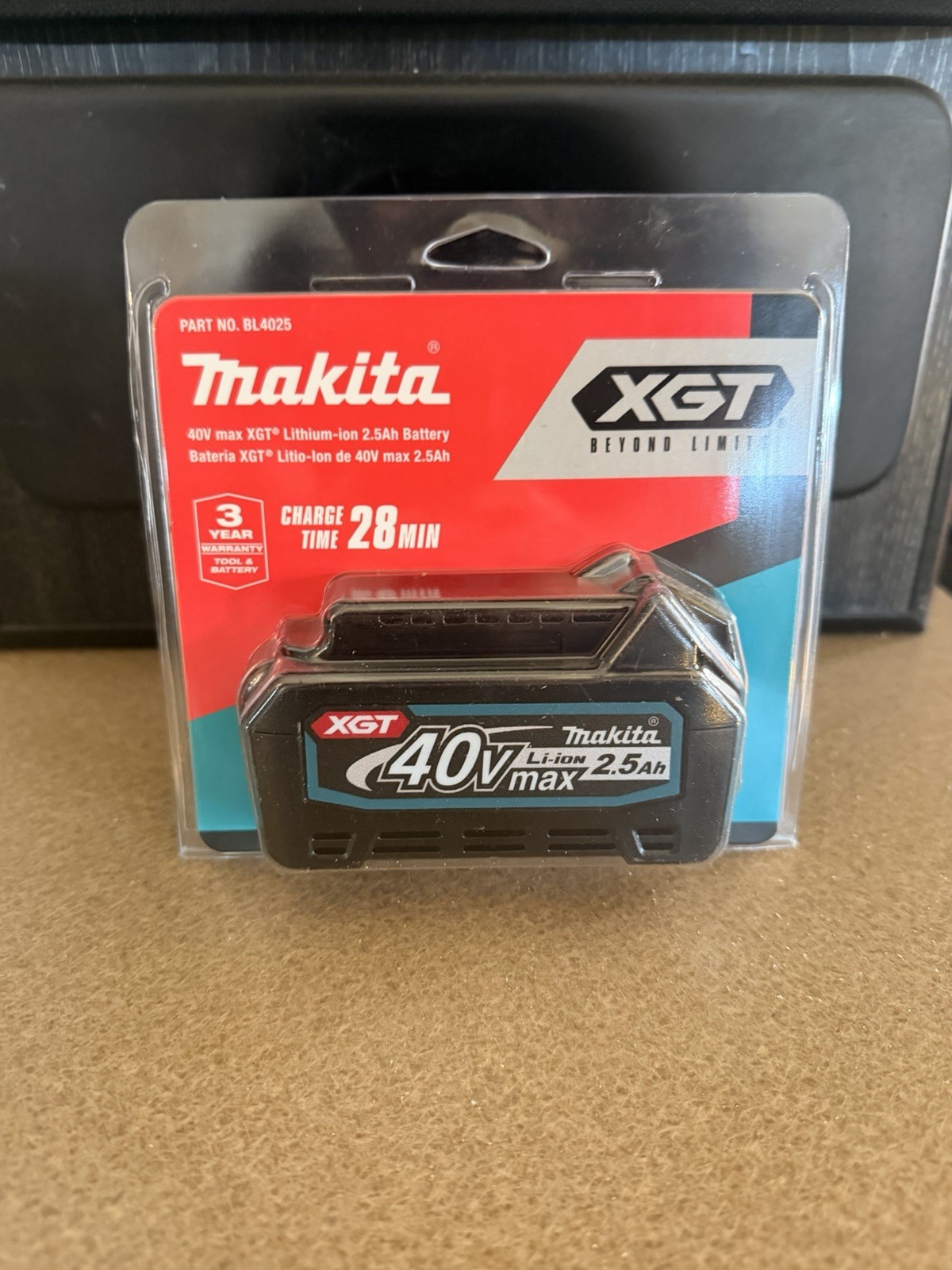 New & Sealed! Genuine Makita BL4025 40V Max XGT 2.5 Ah Li-Ion Battery