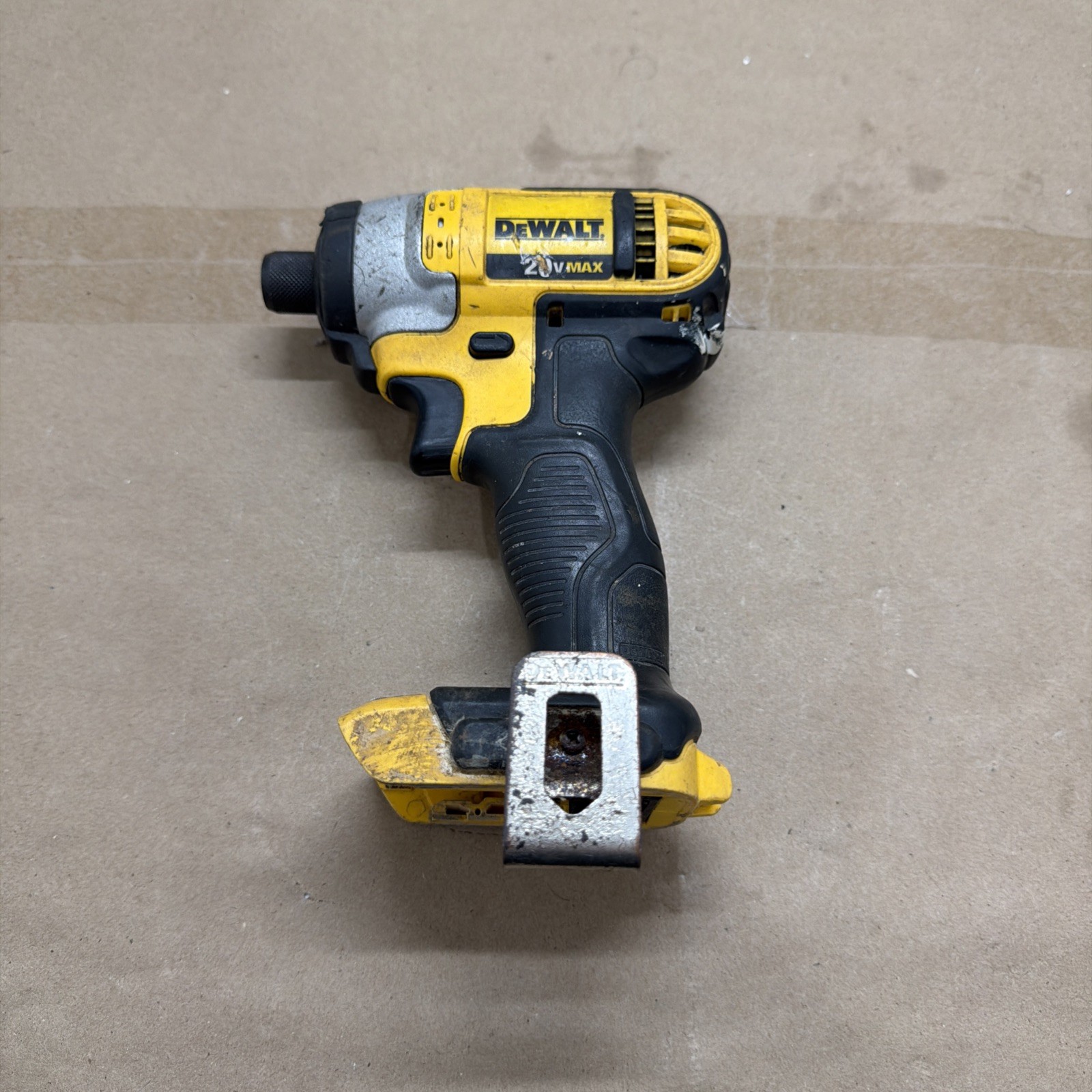 Dewalt DCF885 20-Volt Max Lithium-Ion 1/4 in Impact Driver Workshop Tool Only