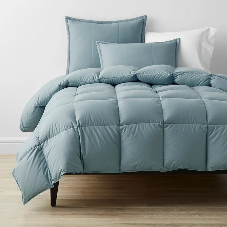 [FLASH SALE] The Company Store LaCrosse Premium Down Light Warmth Comforter