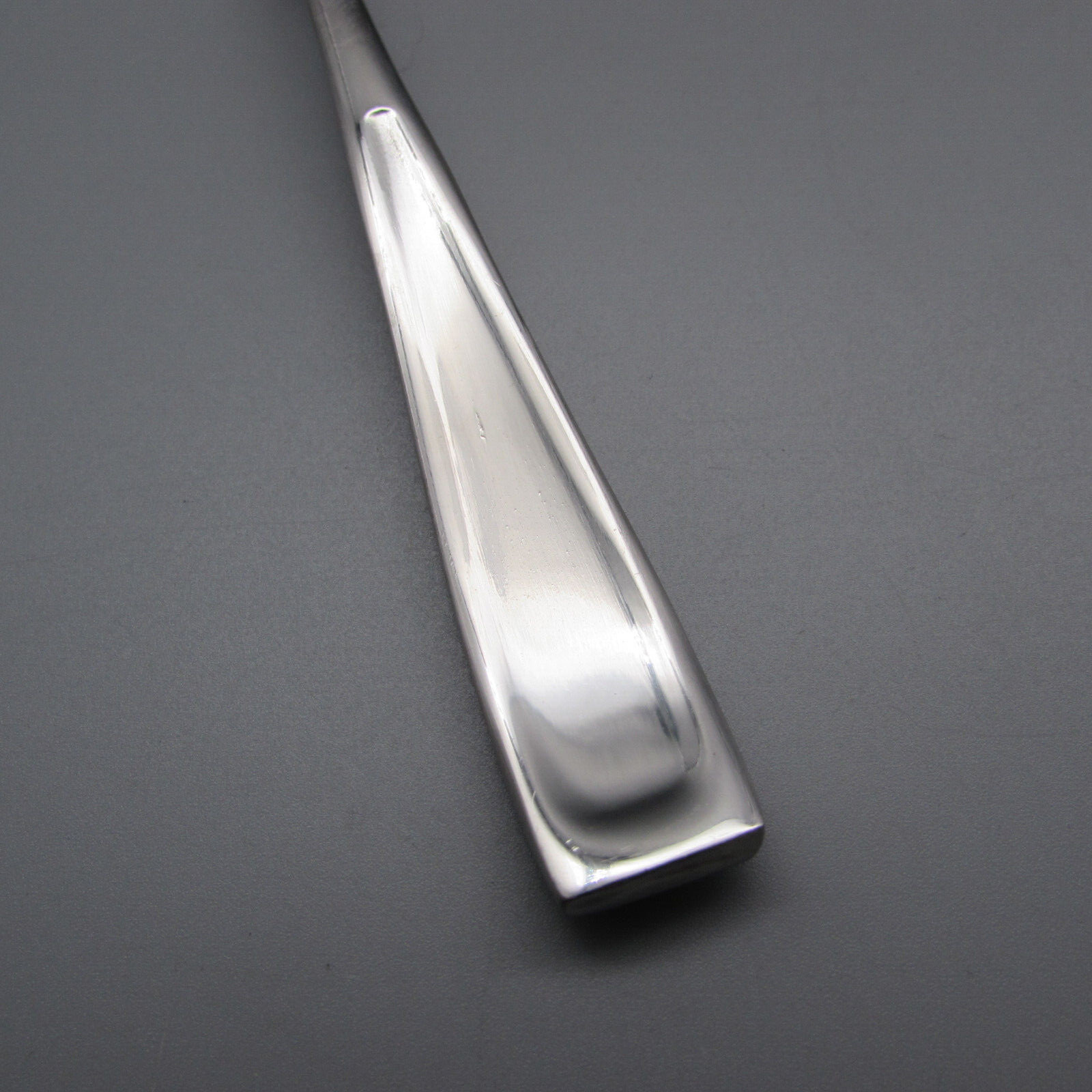 Oneida Stainless MODA (GLOSSY) Oval Soup / Place Spoons – Set of Twelve * (VIET)
