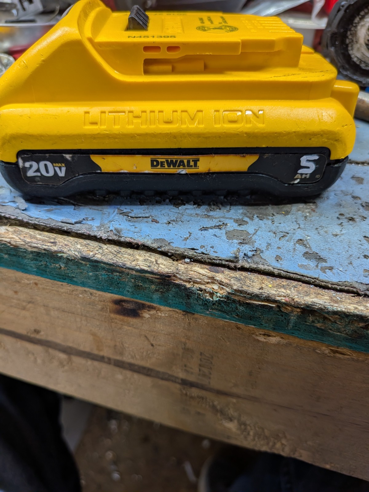DeWalt compact DCB530 3Ah upgraded to a 5Ah 20v max compact battery pack