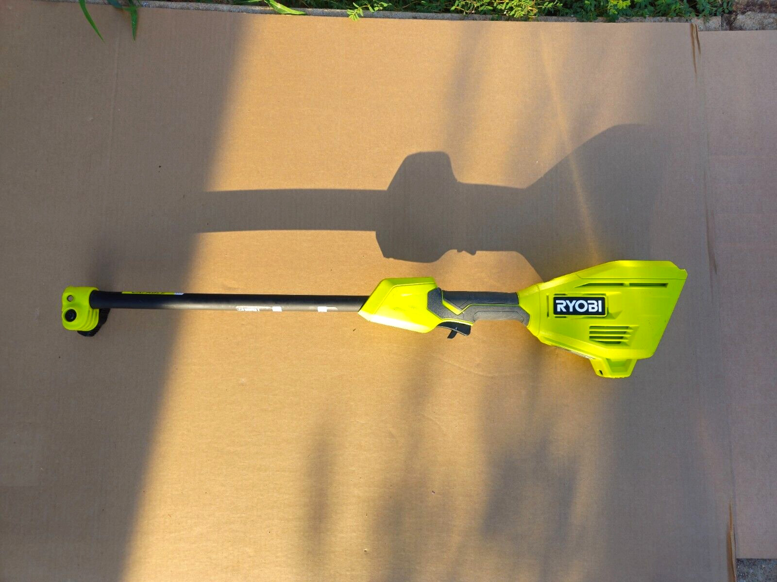 RYOBI 40V 15″ Expand-It Attachment Capable String Trimmer RY40ST01K (Tool Only)