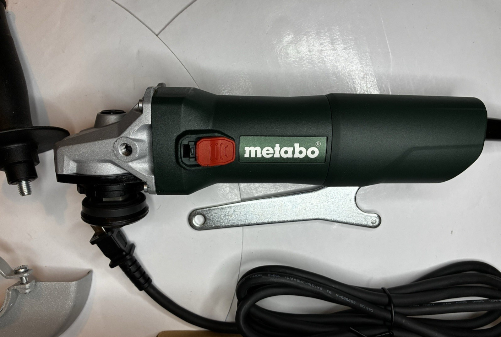 *NEW* 4-1/2″ Angle Grinder, 11,000 RPM, 7 Amp, Slide Switch (Locking)