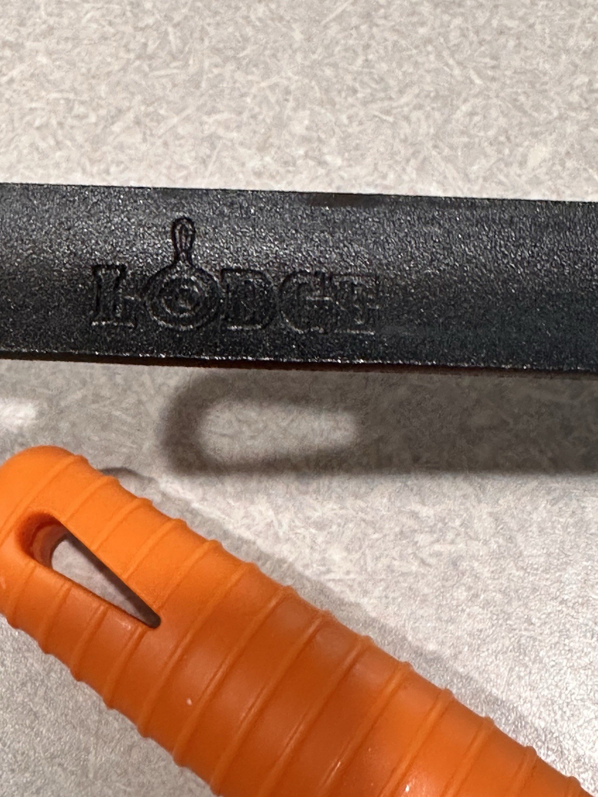 Lodge 10” Carbon Steel Skillet Frying Pan Orange Silicone Handle USA Seasoned