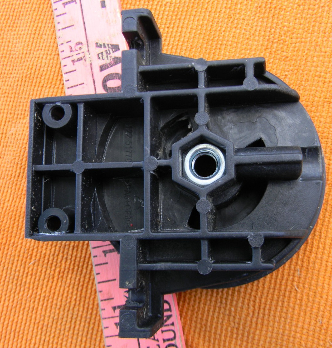 Black & Decker OEM Parts. “R” Fixed Gear For MM2000 Corded 13amp Lawn Mower
