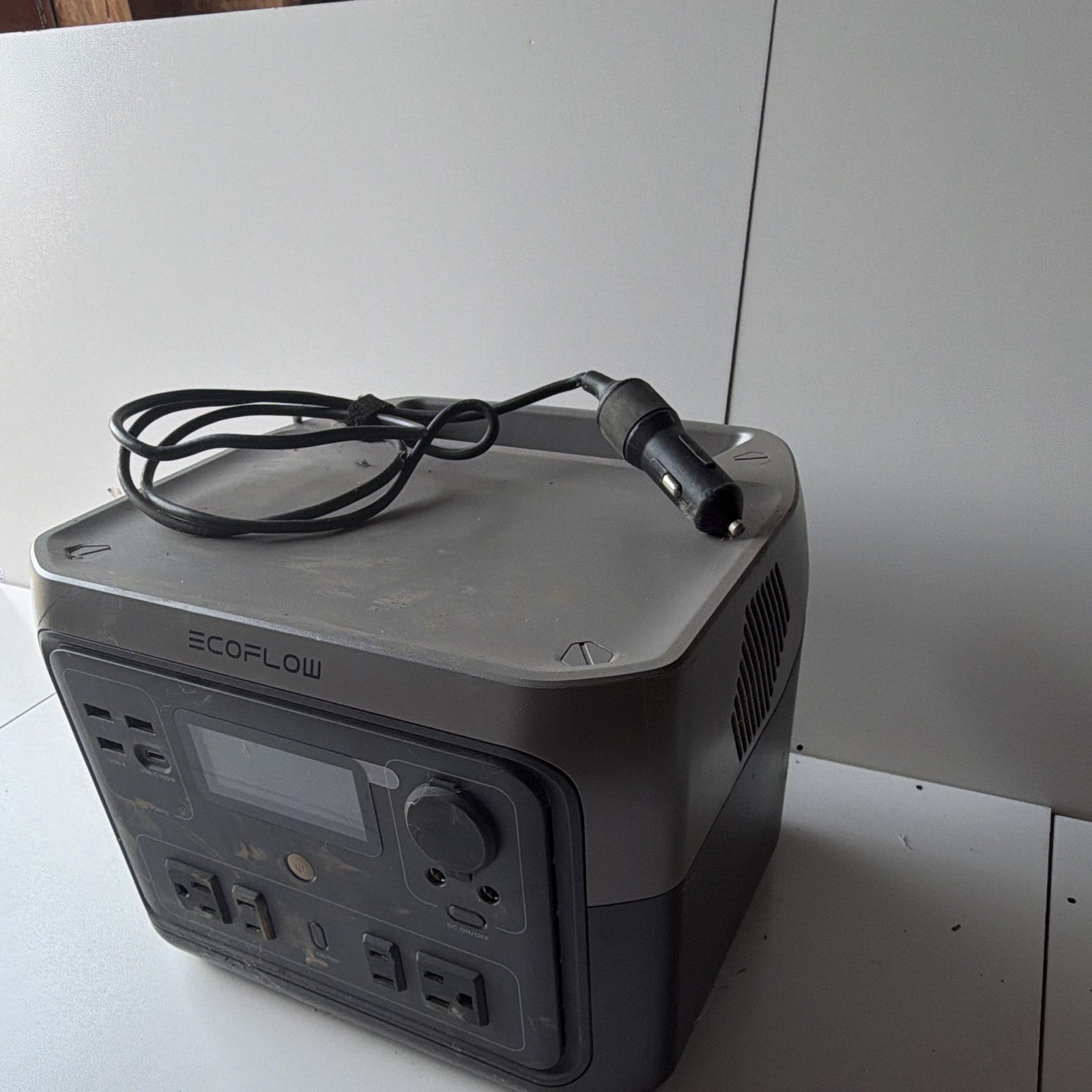 EcoFlow RIVER Portable Power Station Charger/Inverter 151-200W LCD USB Gray