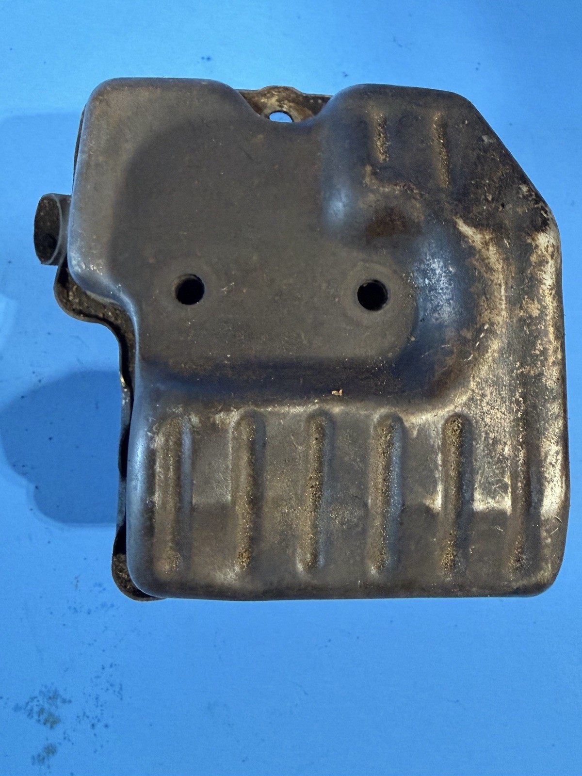 Sachs Dolmar Chainsaw 120 Muffler 3 Holes On Front None On Side Bin 36