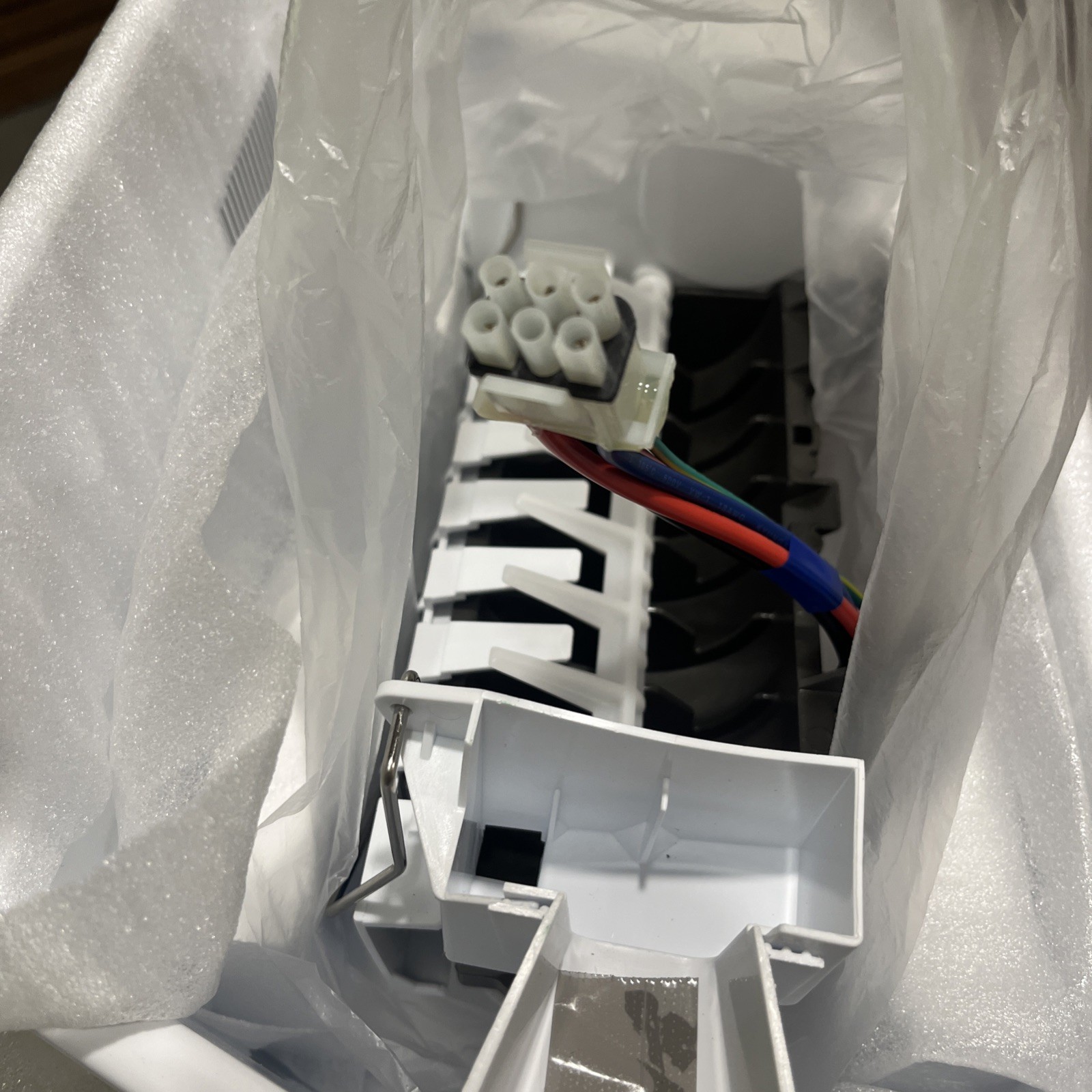 LK60C OEM Original LG Refrigerator Ice Maker Kit