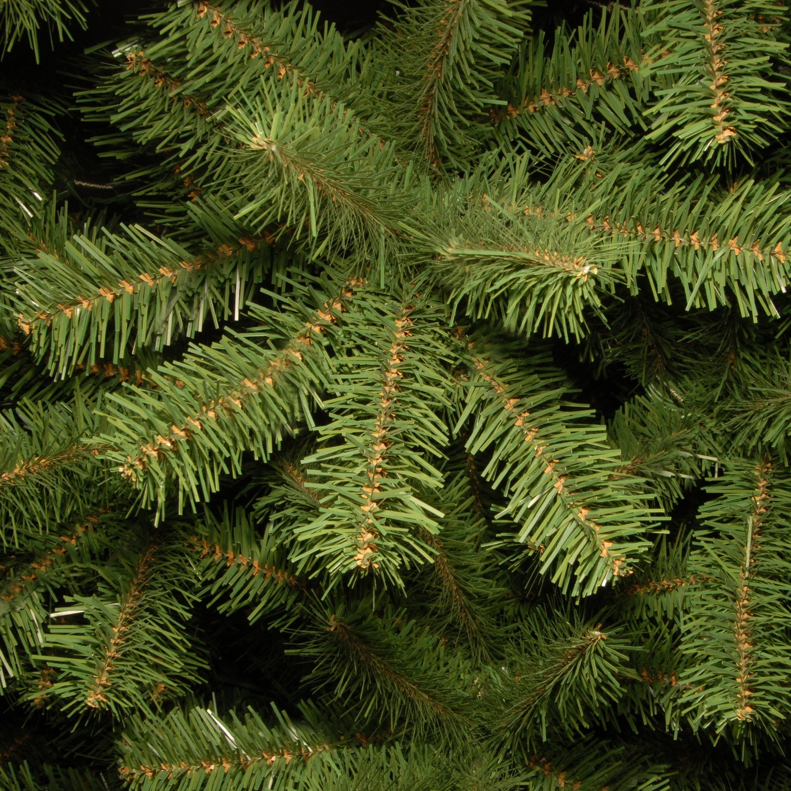 7.5 ft Unlit North Valley Spruce Artificial Christmas Tree, 1,346 Tips, Inclu…